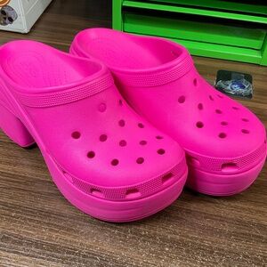 Crocs Siren clogs, neon hot pink, women’s 11, men’s 9